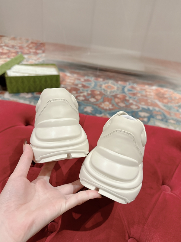 グッチ靴素材ディテール
